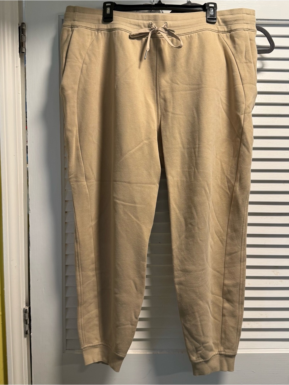 Women’s Lululemon Scuba Jogger Sweatpants